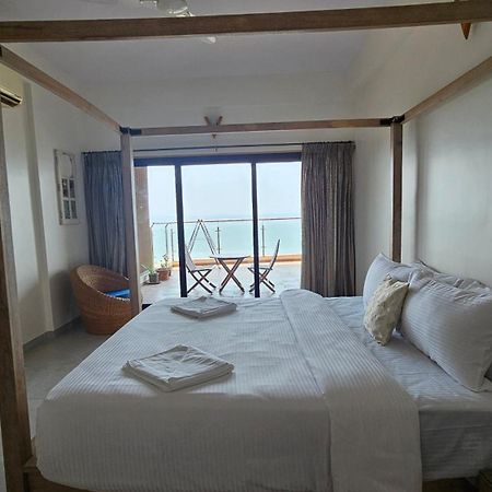 Stelliam'S 5 Bhk Sea Facing Apartment In Goa. โดนาเปาลา ภายนอก รูปภาพ