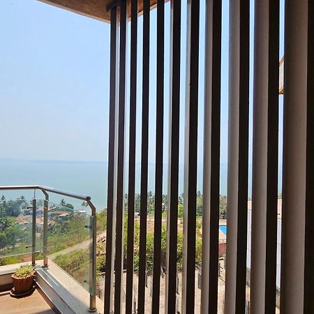 Stelliam'S 5 Bhk Sea Facing Apartment In Goa. โดนาเปาลา ภายนอก รูปภาพ