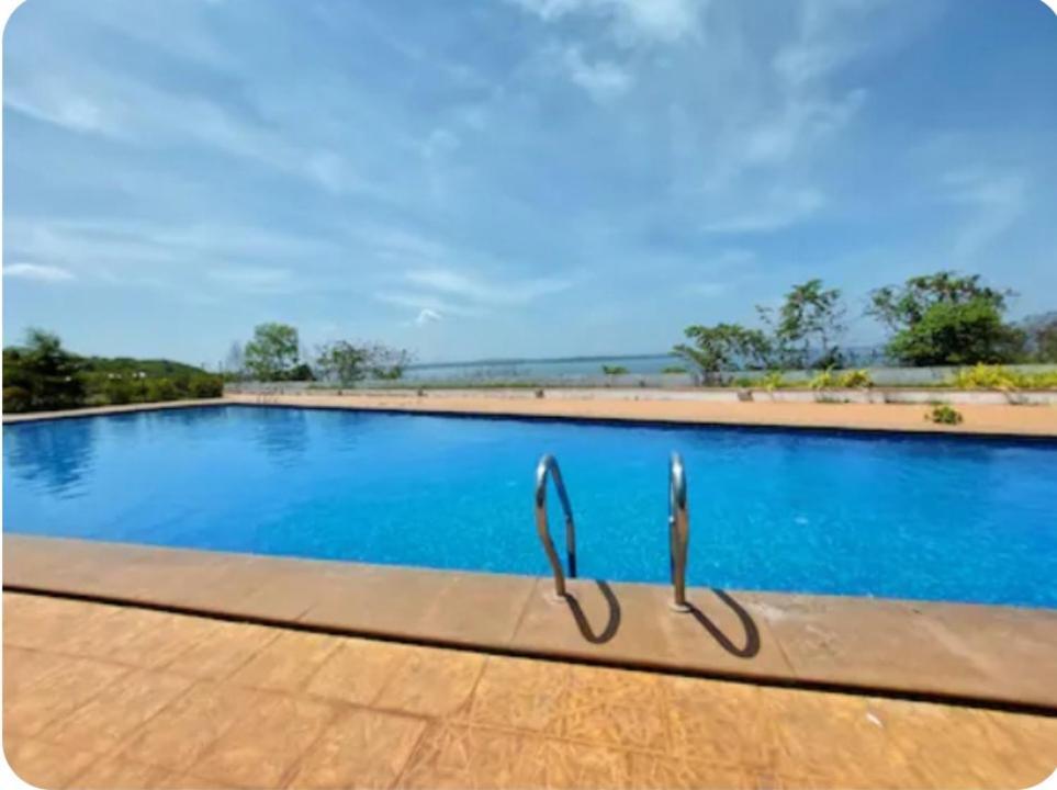 Stelliam'S 5 Bhk Sea Facing Apartment In Goa. โดนาเปาลา ภายนอก รูปภาพ