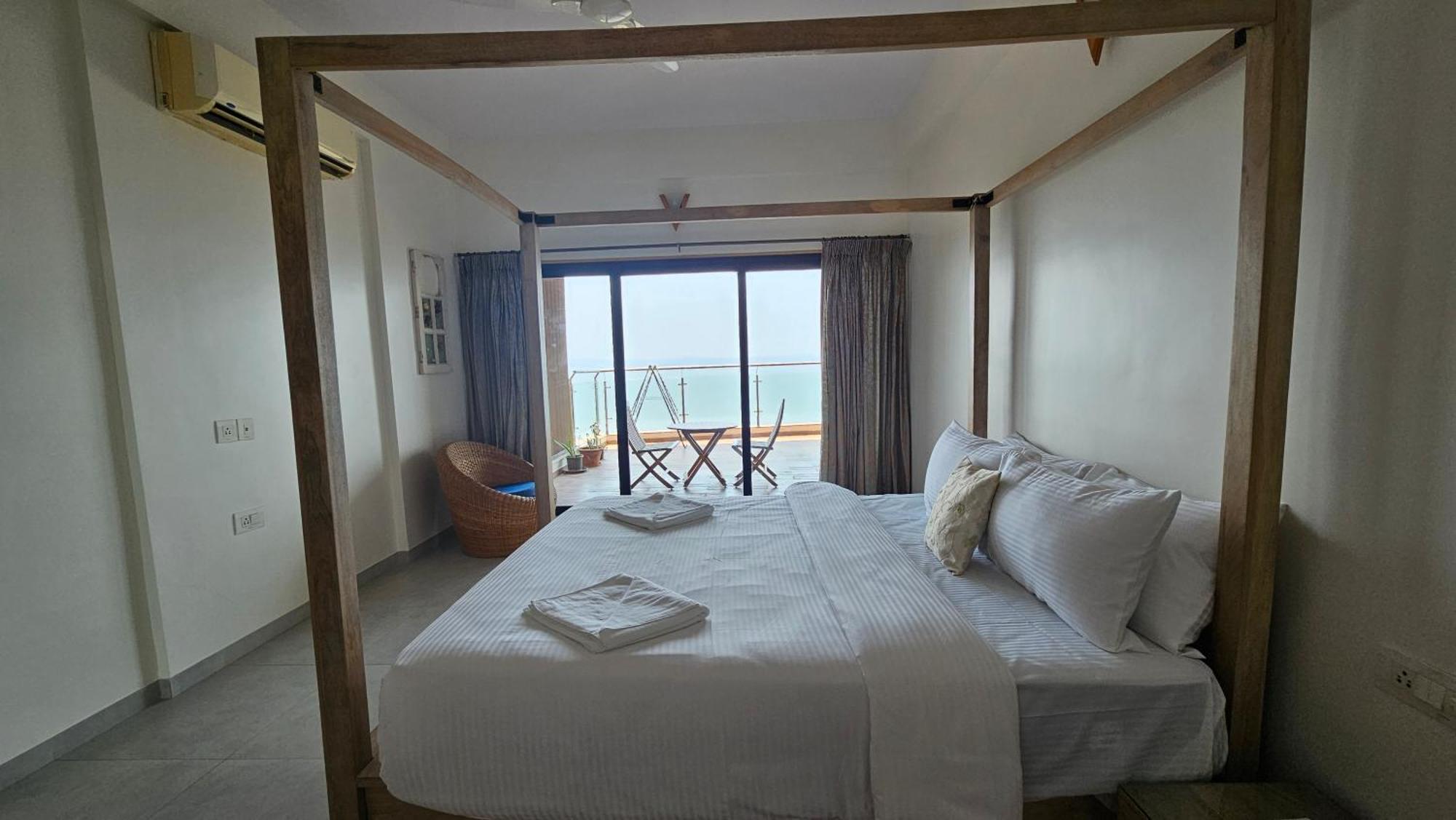 Stelliam'S 5 Bhk Sea Facing Apartment In Goa. โดนาเปาลา ภายนอก รูปภาพ